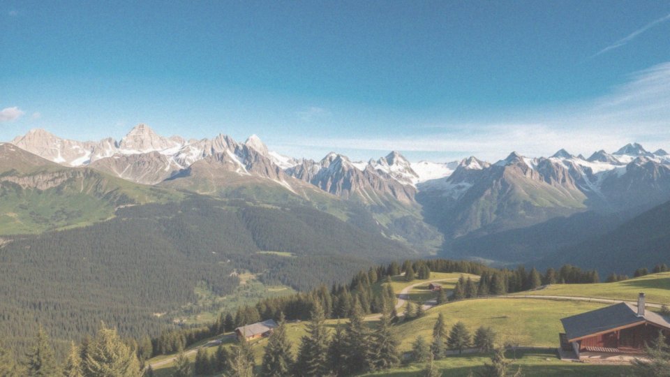Co to są Alpy i jaką powierzchnię zajmują w Austrii?
